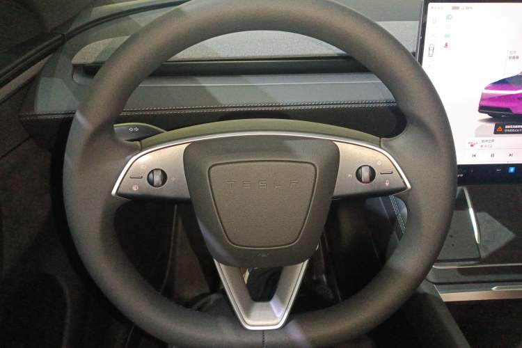 Used Tesla Model Y L 2025 Model Long-Range All-Wheel-Drive Version Steering Wheel