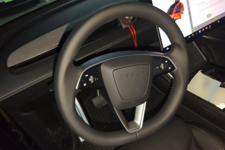 Used Tesla Model Y L 2025 Model Long-Range All-Wheel-Drive Version Steering Wheel