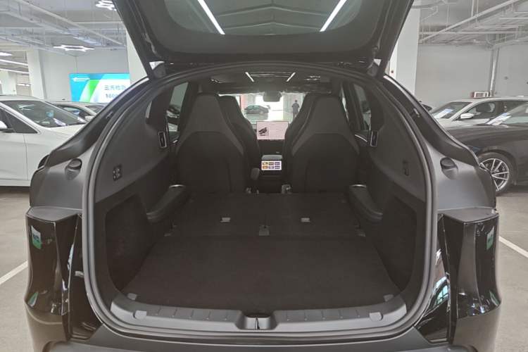 Used Tesla Model Y L 2025 Model Long-Range All-Wheel-Drive Version Trunk