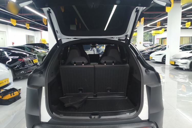 Used Tesla Model Y L 2025 Model Long-Range All-Wheel-Drive Version Trunk