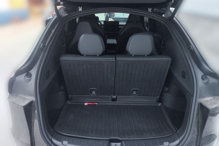 Used Tesla Model Y L 2025 Model Long-Range All-Wheel-Drive Version Trunk