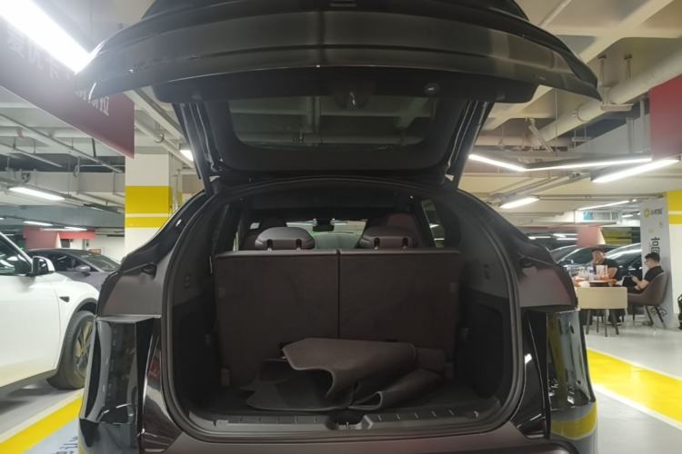Used Tesla Model Y L 2025 Model Long-Range All-Wheel-Drive Version Trunk