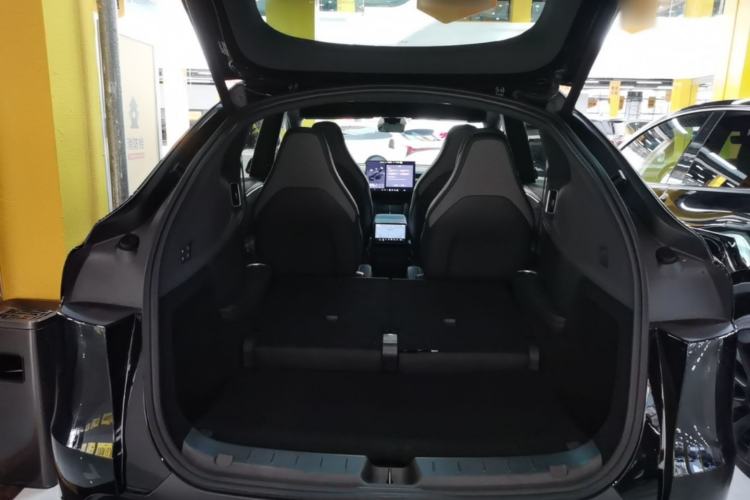 Used Tesla Model Y L 2025 Model Long-Range All-Wheel-Drive Version Trunk