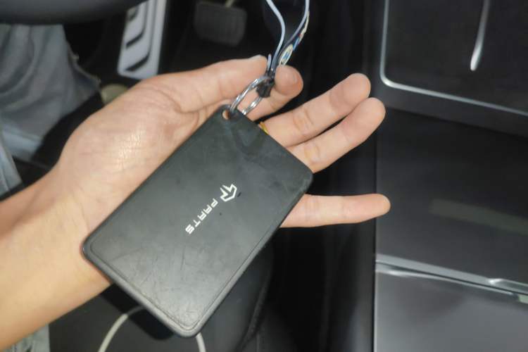 Used Tesla Model Y L 2025 Model Long-Range All-Wheel-Drive Version Vehicle Key