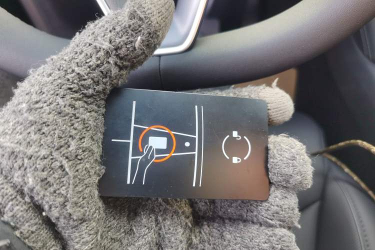 Used Tesla Model Y L 2025 Model Long-Range All-Wheel-Drive Version Vehicle Key