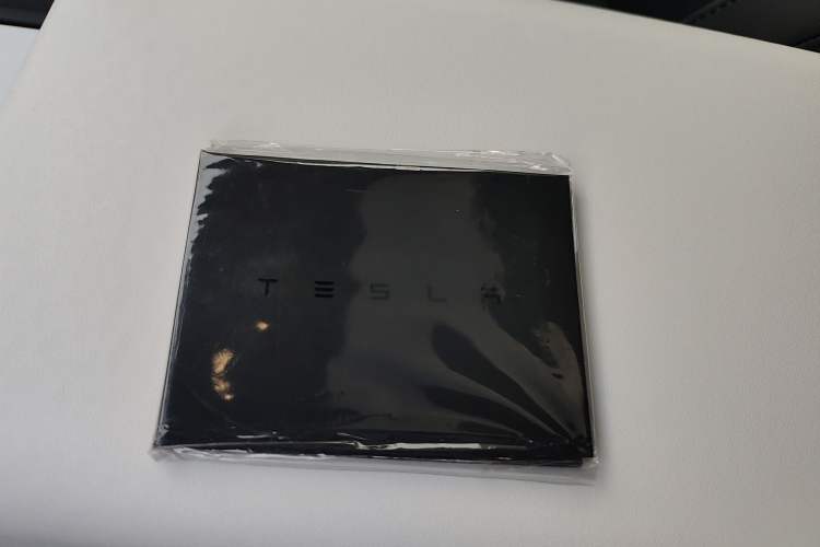Used Tesla Model Y L 2025 Model Long-Range All-Wheel-Drive Version Vehicle Key