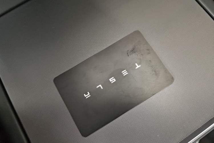 Used Tesla Model Y L 2025 Model Long-Range All-Wheel-Drive Version Vehicle Key