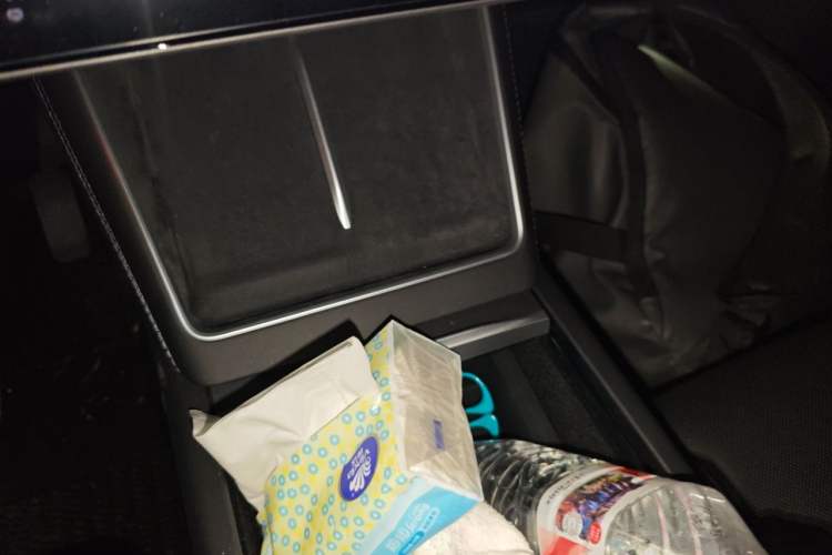 Used Tesla Model Y L 2025 Model Long-Range All-Wheel-Drive Version Vehicle Key
