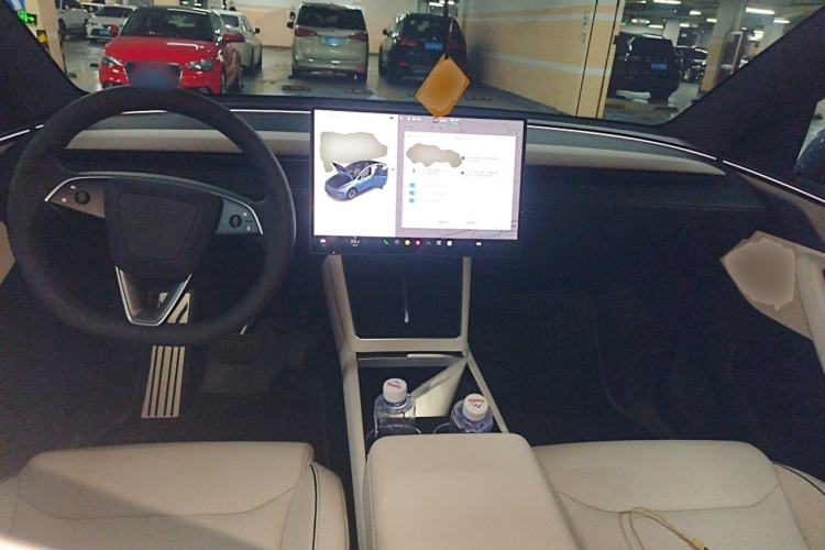 Used Tesla Model Y L 2025 Model Long-Range All-Wheel-Drive Version Center Console