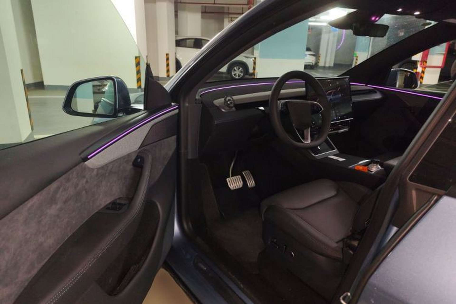 Used Tesla Model Y L 2025 Model Long-Range All-Wheel-Drive Version Driver Seat