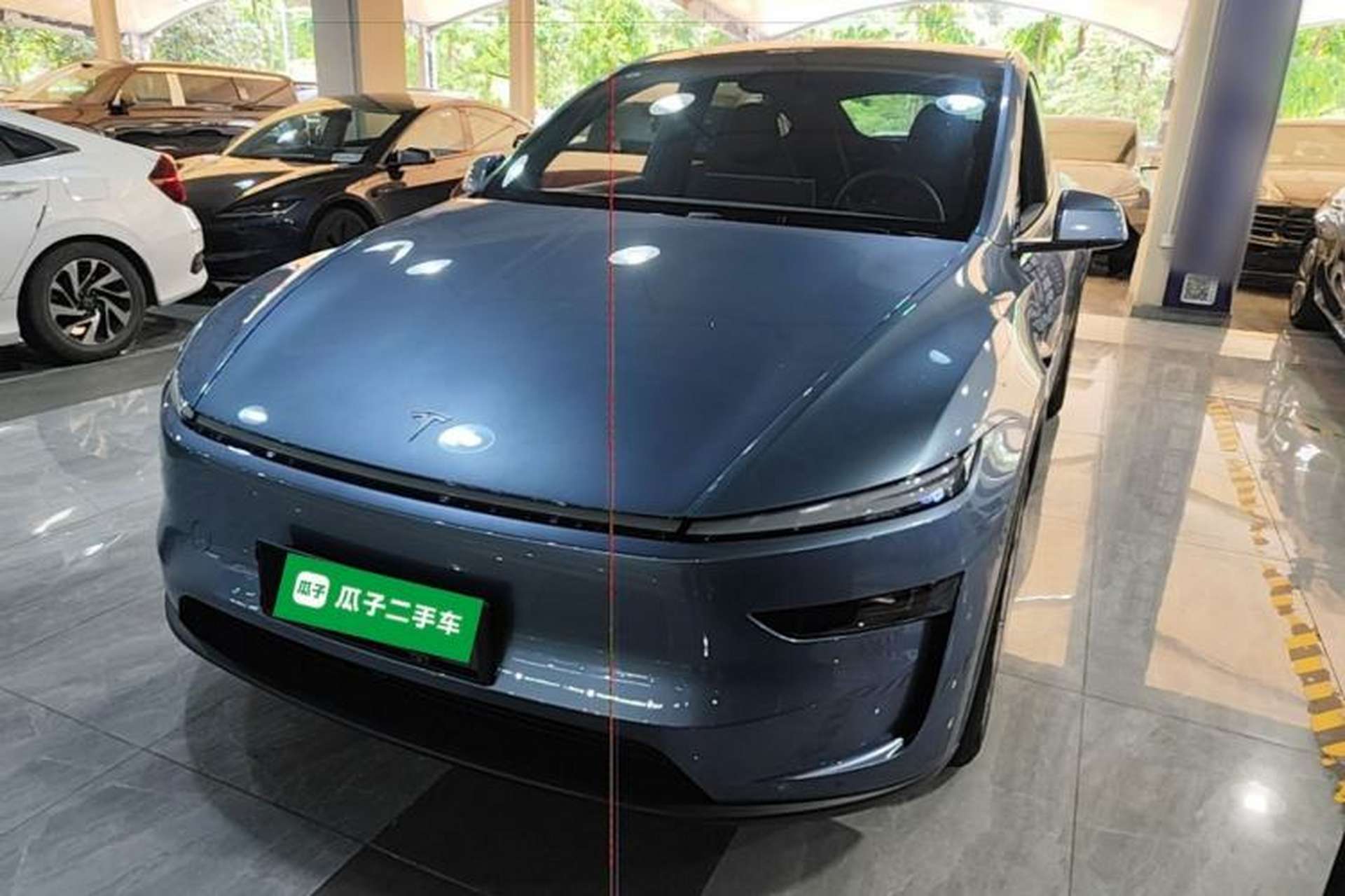 Used Tesla Model Y L 2025 Model Long-Range All-Wheel-Drive Version Front Left 45 Deg
