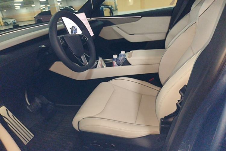 Used Tesla Model Y L 2025 Model Long-Range All-Wheel-Drive Version Left Front Seat