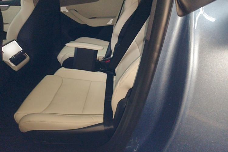 Used Tesla Model Y L 2025 Model Long-Range All-Wheel-Drive Version Left Rear Seat