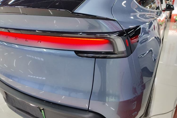 Used Tesla Model Y L 2025 Model Long-Range All-Wheel-Drive Version Right Rear Taillight