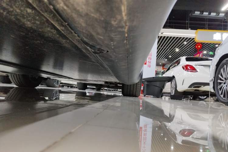 Used Tesla Model Y L 2025 Model Long-Range All-Wheel-Drive Version Right Side Sill