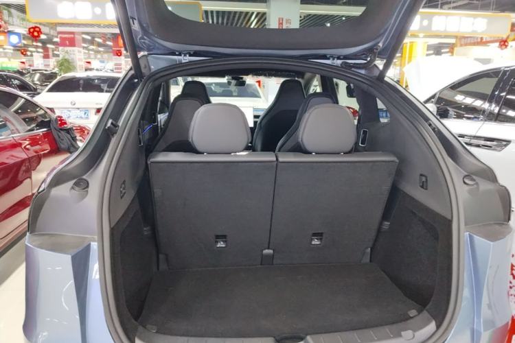 Used Tesla Model Y L 2025 Model Long-Range All-Wheel-Drive Version Trunk