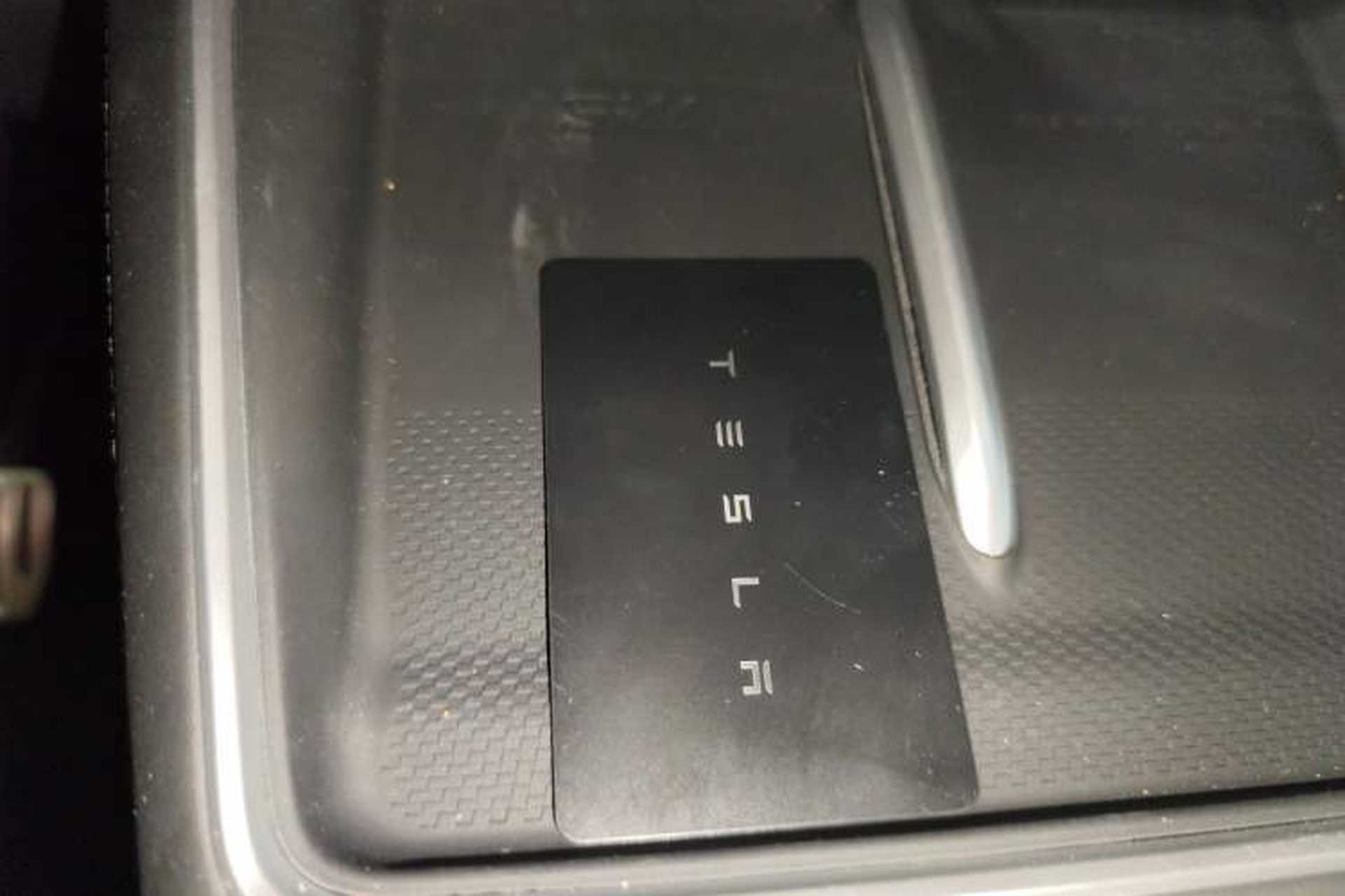 Used Tesla Model Y L 2025 Model Long-Range All-Wheel-Drive Version Vehicle Key