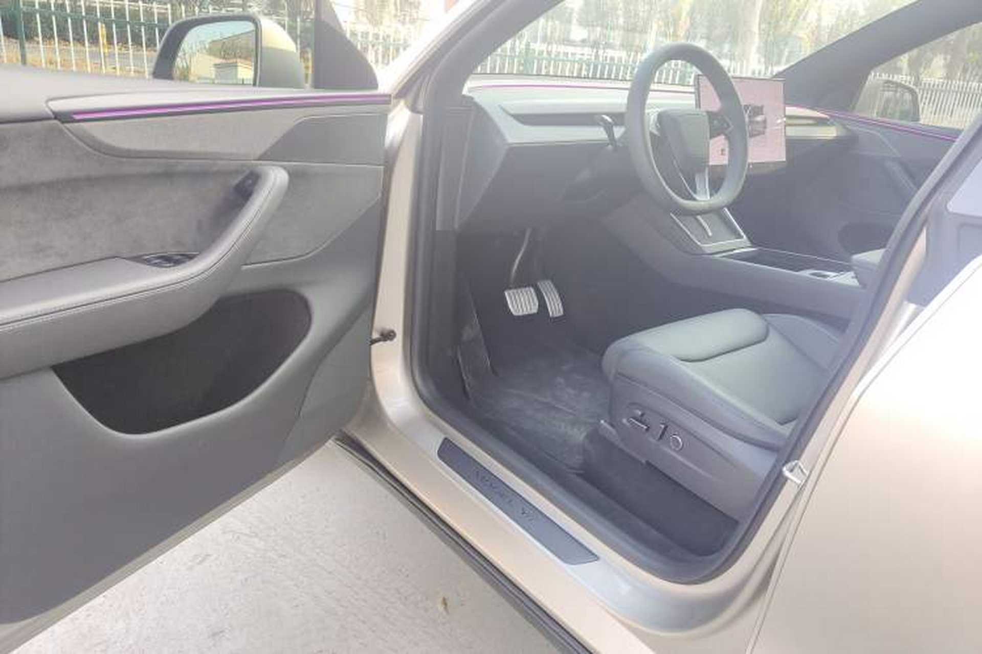 Used Tesla Model Y L 2025 Model Long-Range All-Wheel-Drive Version Driver Seat