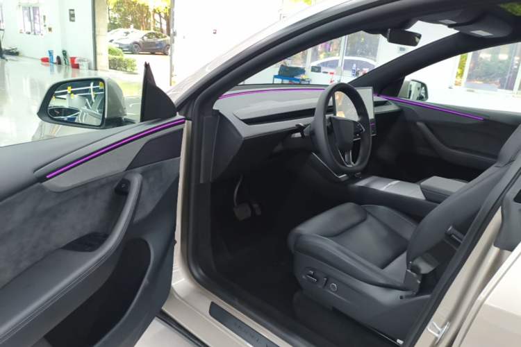 Used Tesla Model Y L 2025 Model Long-Range All-Wheel-Drive Version Driver Seat
