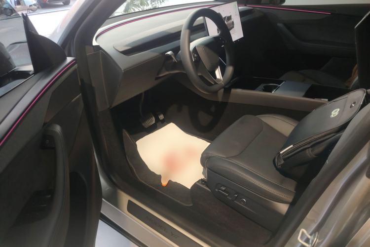 Used Tesla Model Y L 2025 Model Long-Range All-Wheel-Drive Version Driver Seat