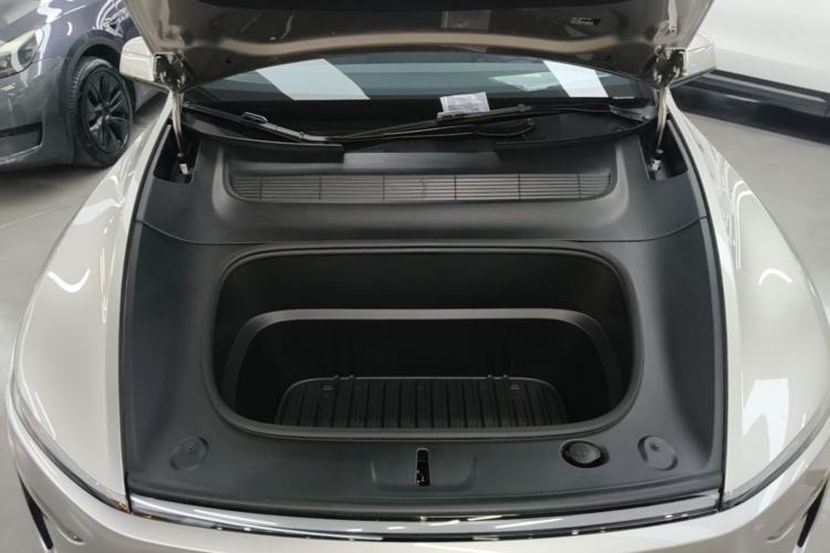 Used Tesla Model Y L 2025 Model Long-Range All-Wheel-Drive Version Engine Bay