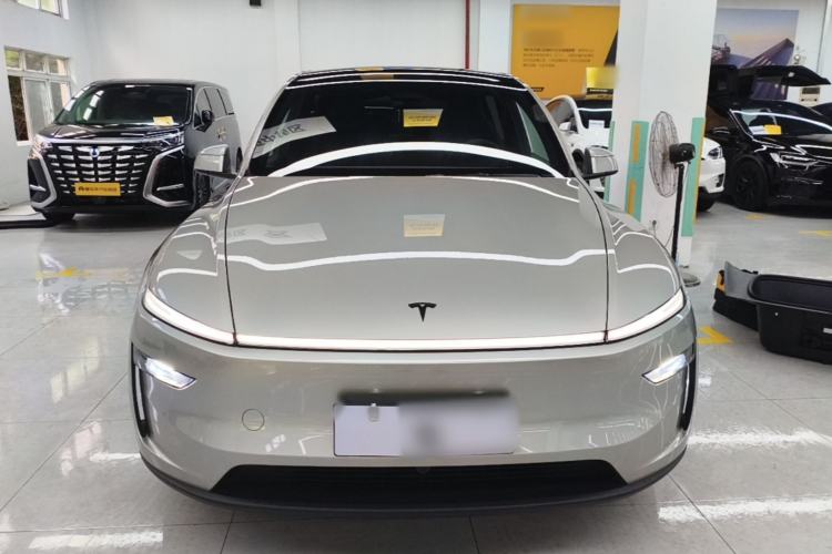 Used Tesla Model Y L 2025 Model Long-Range All-Wheel-Drive Version Front