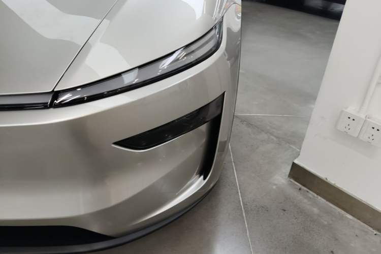 Used Tesla Model Y L 2025 Model Long-Range All-Wheel-Drive Version Left Front Headlight
