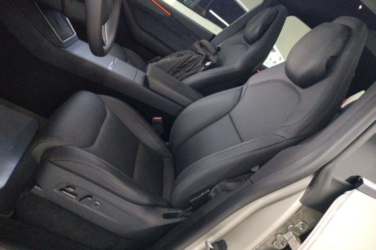 Used Tesla Model Y L 2025 Model Long-Range All-Wheel-Drive Version Left Front Seat