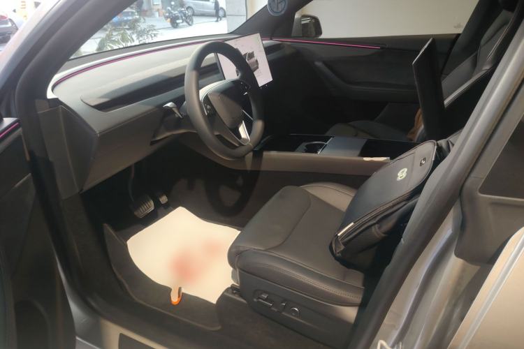 Used Tesla Model Y L 2025 Model Long-Range All-Wheel-Drive Version Left Front Seat