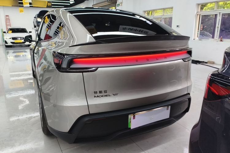 Used Tesla Model Y L 2025 Model Long-Range All-Wheel-Drive Version Rear