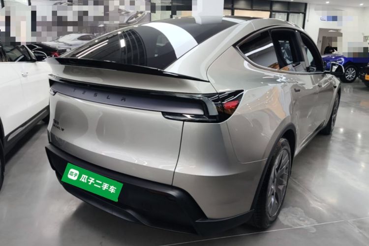 Used Tesla Model Y L 2025 Model Long-Range All-Wheel-Drive Version Rear Right 45 Deg