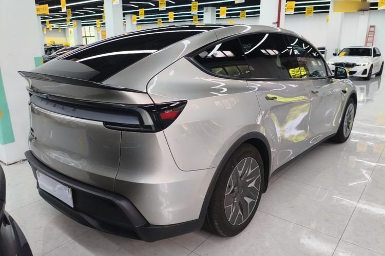 Used Tesla Model Y L 2025 Model Long-Range All-Wheel-Drive Version Rear Right 45 Deg