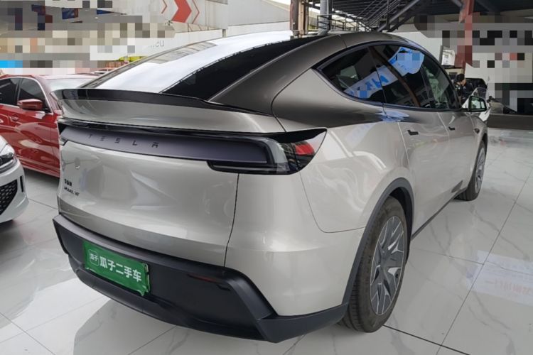 Used Tesla Model Y L 2025 Model Long-Range All-Wheel-Drive Version Rear Right 45 Deg