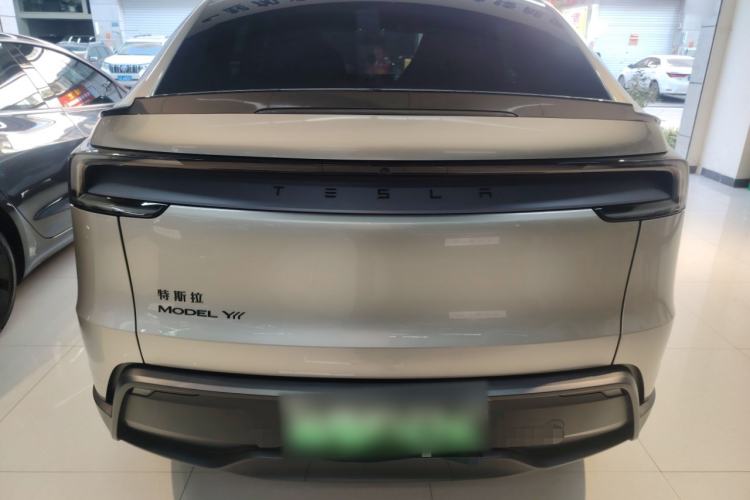 Used Tesla Model Y L 2025 Model Long-Range All-Wheel-Drive Version Rear