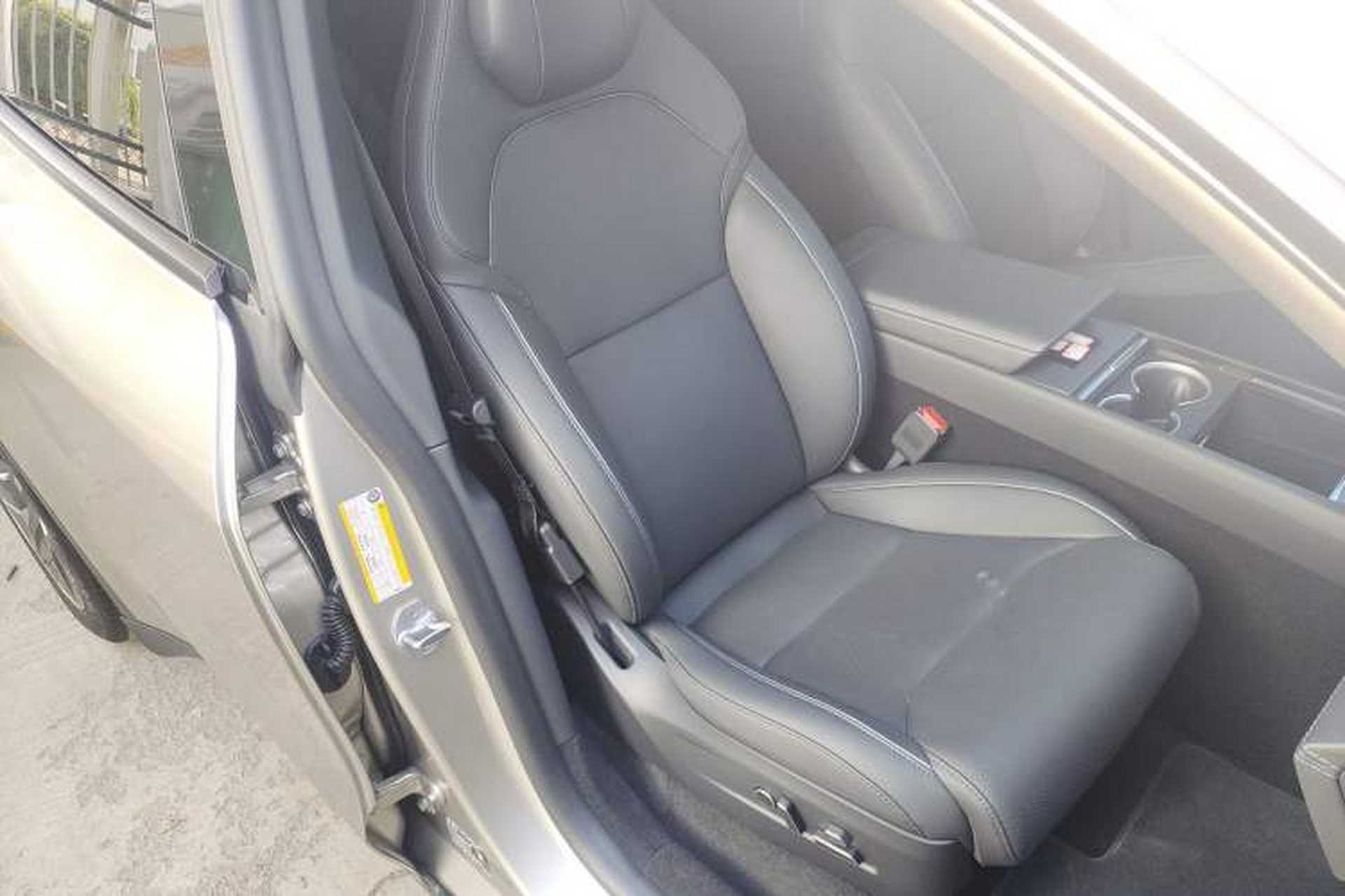 Used Tesla Model Y L 2025 Model Long-Range All-Wheel-Drive Version Right Front Seat