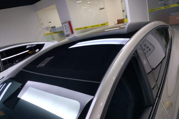 Used Tesla Model Y L 2025 Model Long-Range All-Wheel-Drive Version Roof