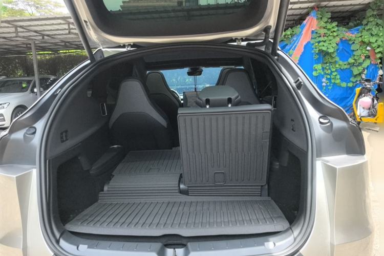 Used Tesla Model Y L 2025 Model Long-Range All-Wheel-Drive Version Trunk