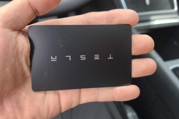 Used Tesla Model Y L 2025 Model Long-Range All-Wheel-Drive Version Vehicle Key