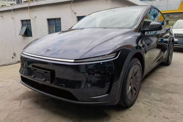 Used Tesla Model Y L 2025 Model Long-Range All-Wheel-Drive Version