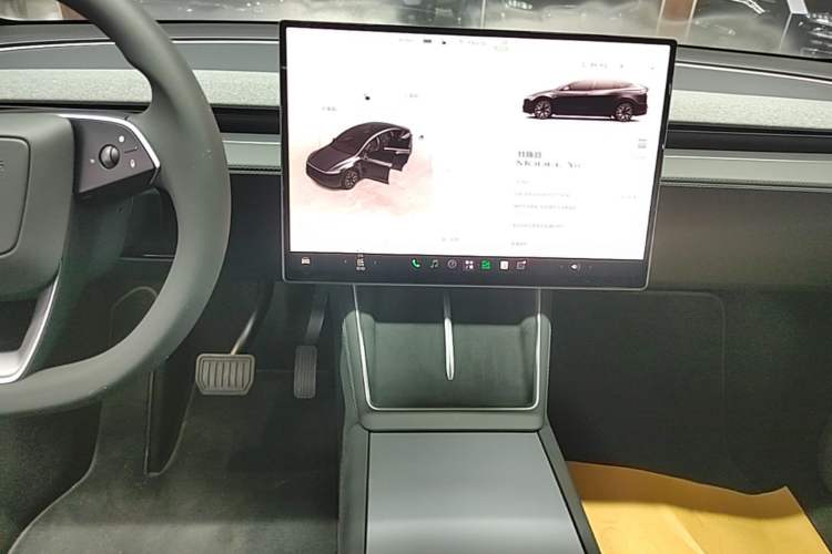 Used Tesla Model Y L 2025 Model Long-Range All-Wheel-Drive Version Audio And AC Panel