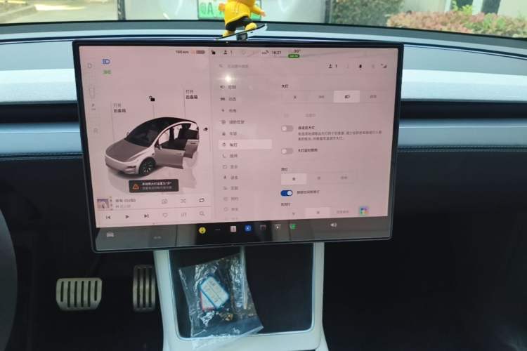 Used Tesla Model Y L 2025 Model Long-Range All-Wheel-Drive Version Audio And AC Panel
