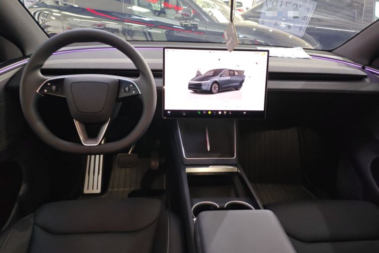 Used Tesla Model Y L 2025 Model Long-Range All-Wheel-Drive Version Center Console