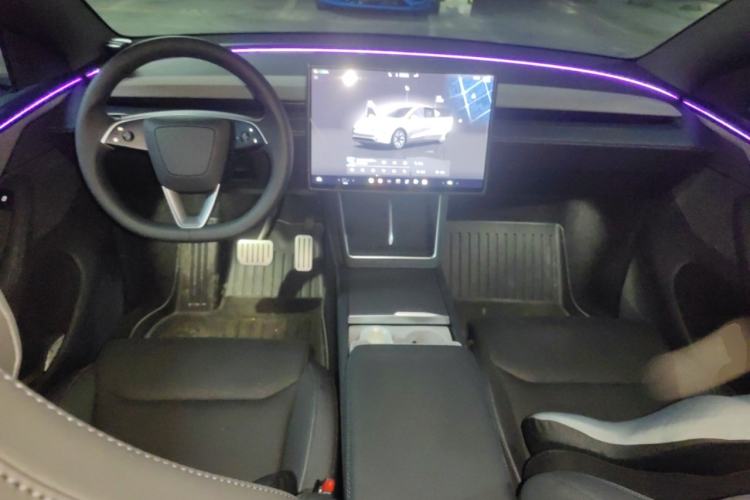 Used Tesla Model Y L 2025 Model Long-Range All-Wheel-Drive Version Center Console
