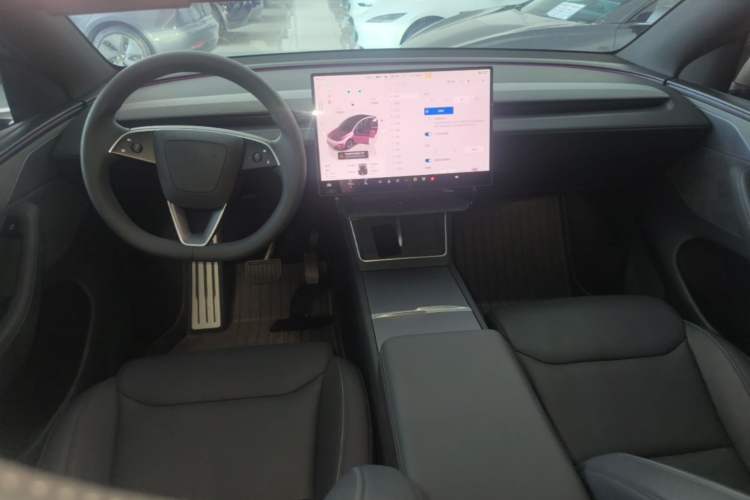 Used Tesla Model Y L 2025 Model Long-Range All-Wheel-Drive Version Center Console