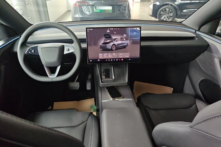 Used Tesla Model Y L 2025 Model Long-Range All-Wheel-Drive Version Center Console