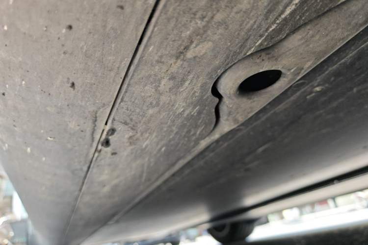 Used Tesla Model Y L 2025 Model Long-Range All-Wheel-Drive Version Chassis Front Right