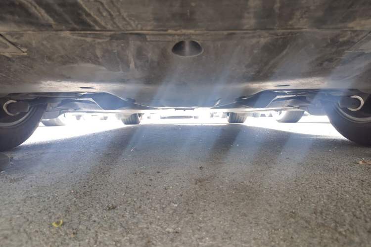 Used Tesla Model Y L 2025 Model Long-Range All-Wheel-Drive Version Chassis Rear