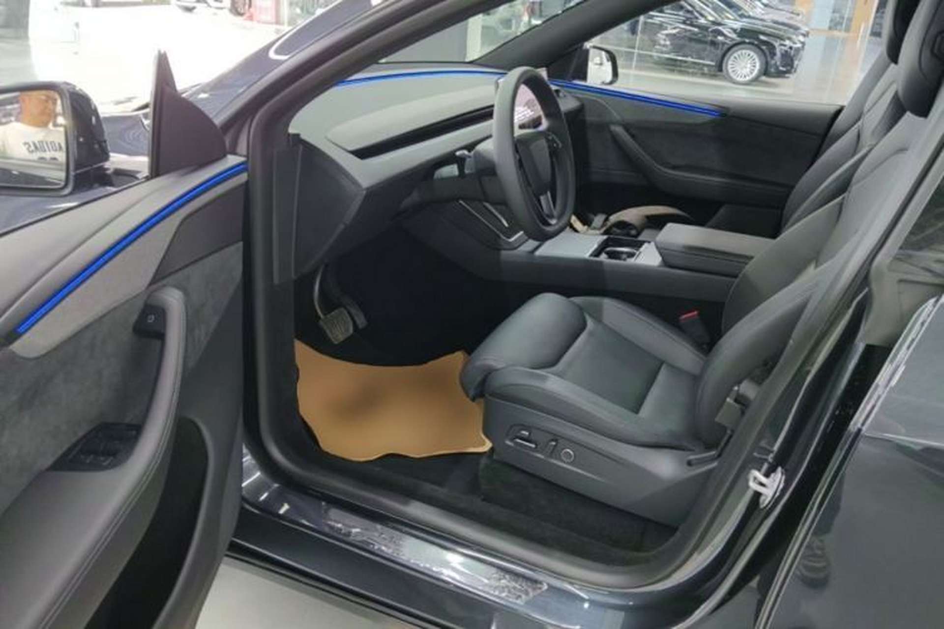 Used Tesla Model Y L 2025 Model Long-Range All-Wheel-Drive Version Driver Seat