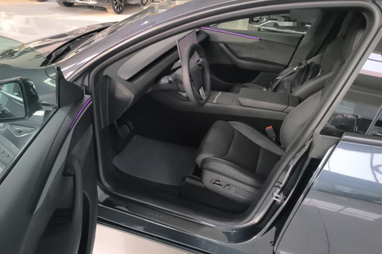 Used Tesla Model Y L 2025 Model Long-Range All-Wheel-Drive Version Driver Seat