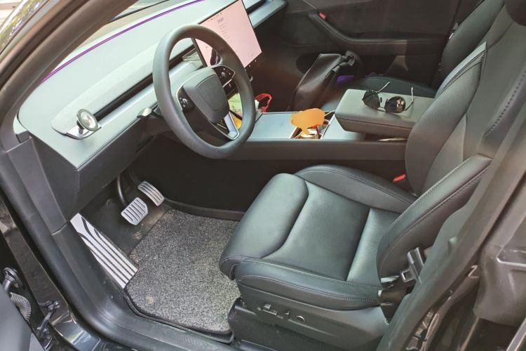 Used Tesla Model Y L 2025 Model Long-Range All-Wheel-Drive Version Driver Seat